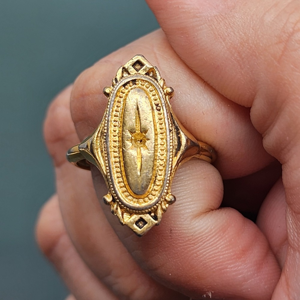 Avon Gold Tone Silver Tone Celestial Starburst Oval Statement Ring Size 6 Ornate